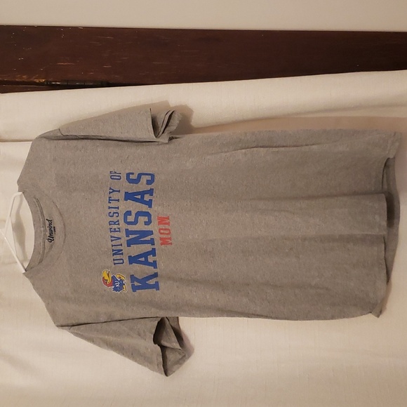 Kansas University Mom gray short sleeve  t-shirt size medium by Unwind - Picture 2 of 8